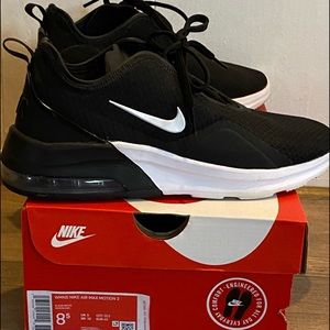 Women’s Nike Air Max Motion 2